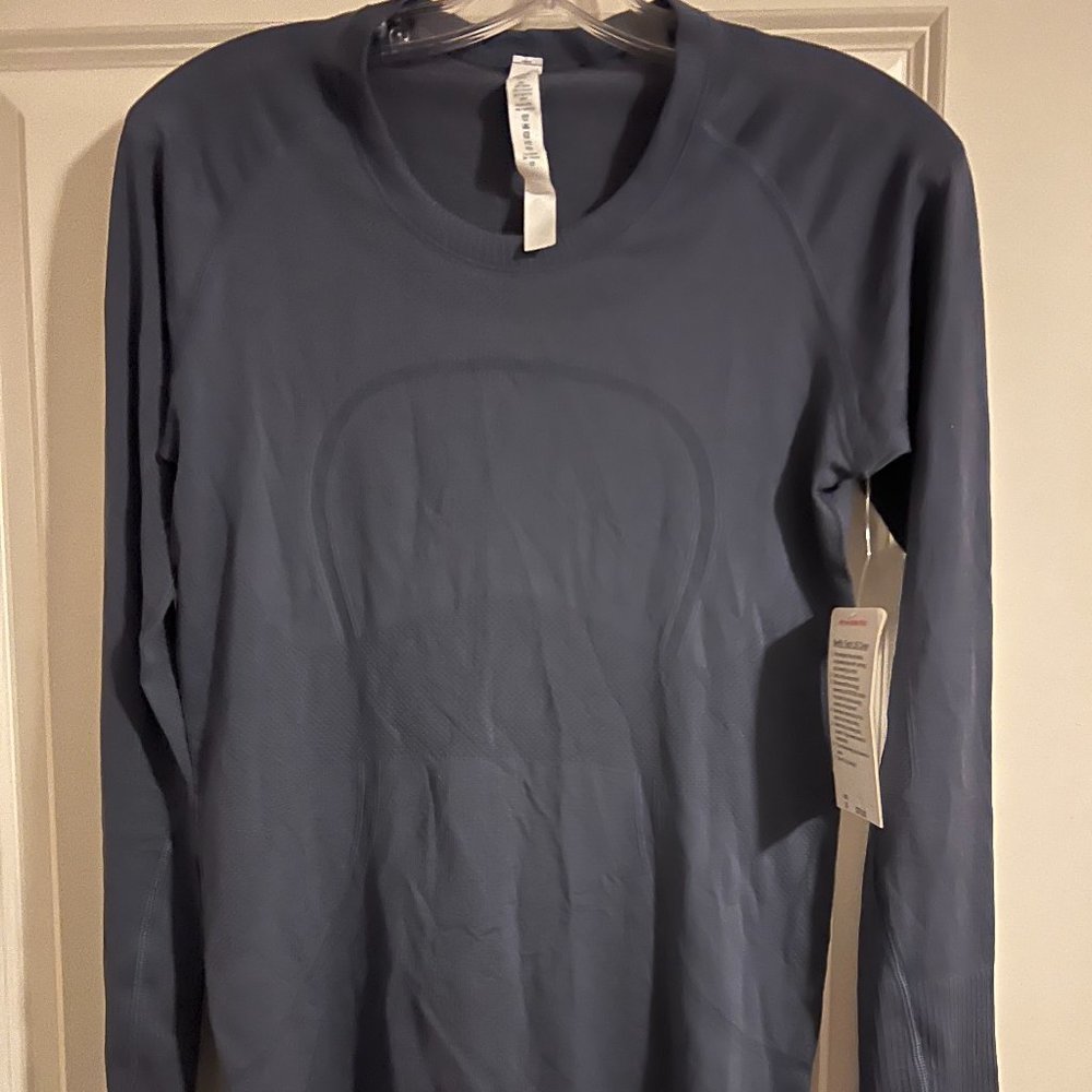 NWT LULULEMON WOMENS SWIFTLY TECH LS CREW - RARE COLOR! NO LONGER MADE - SZ8